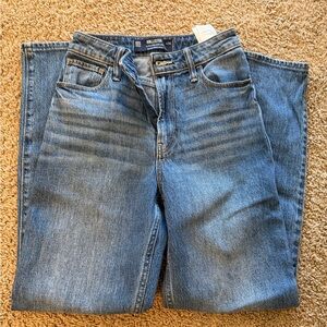 Hollister Ultra High-Rise Dad Jeans - Light Blue Wash